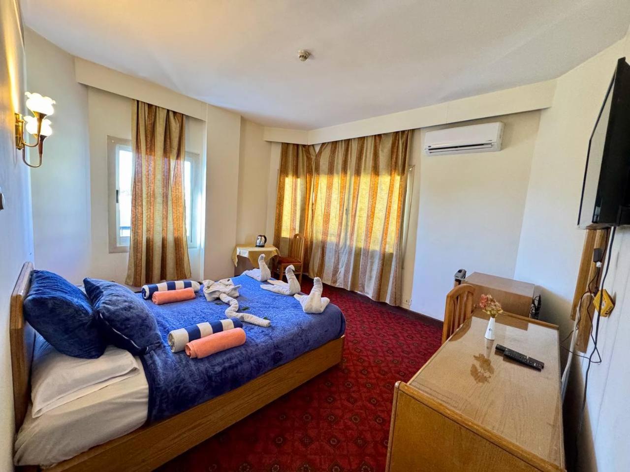 Queens Valley Hotel Luksor Zewnętrze zdjęcie