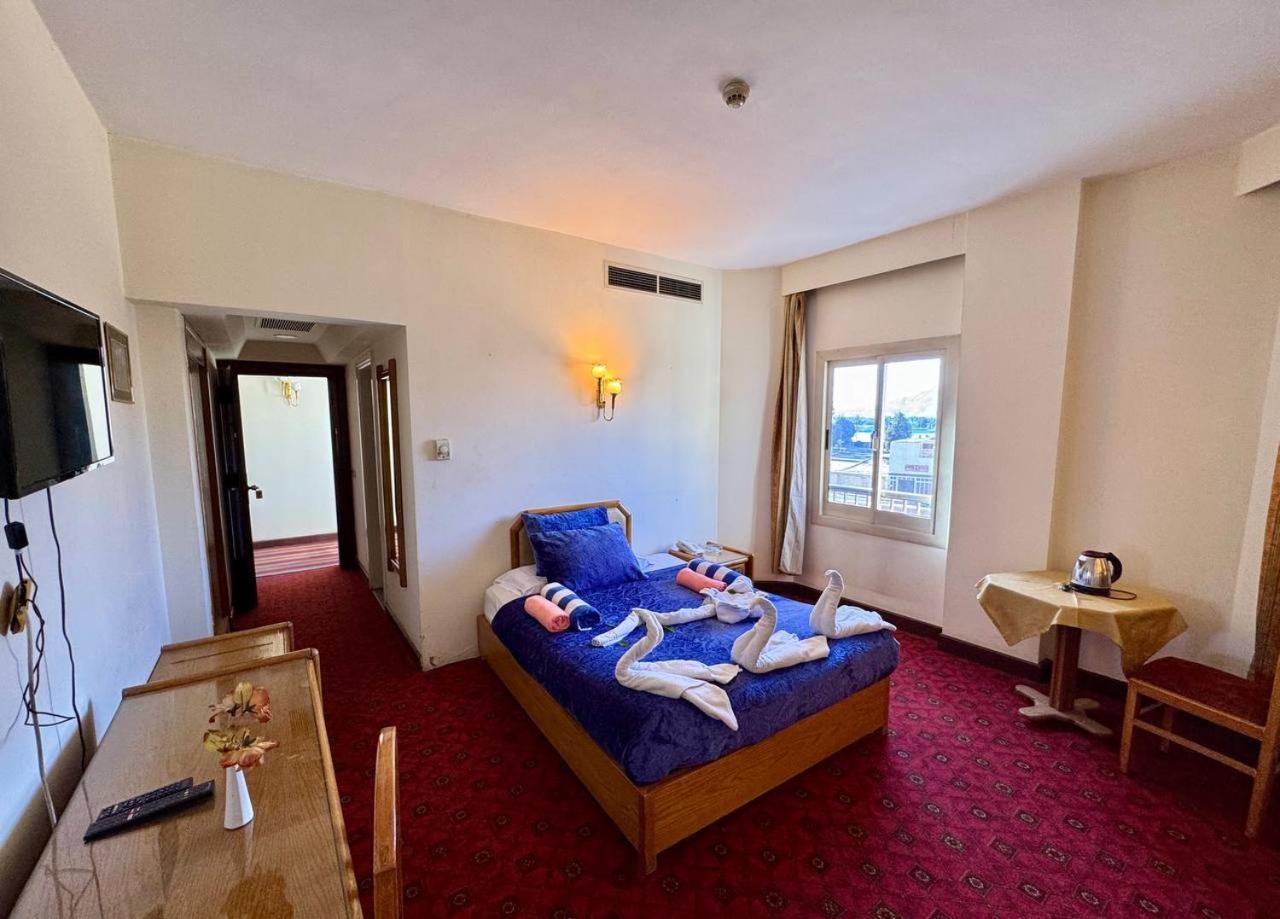 Queens Valley Hotel Luksor Zewnętrze zdjęcie